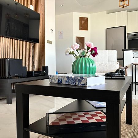 Marina View Residence Luxurious Studio Retreat With Stunning Ocean Views 1 Double Bedroom, 1 Convertible Couch Tánger Exterior foto