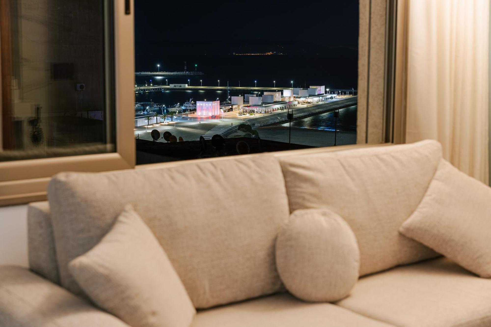 Marina View Residence Luxurious Studio Retreat With Stunning Ocean Views 1 Double Bedroom, 1 Convertible Couch Tánger Exterior foto