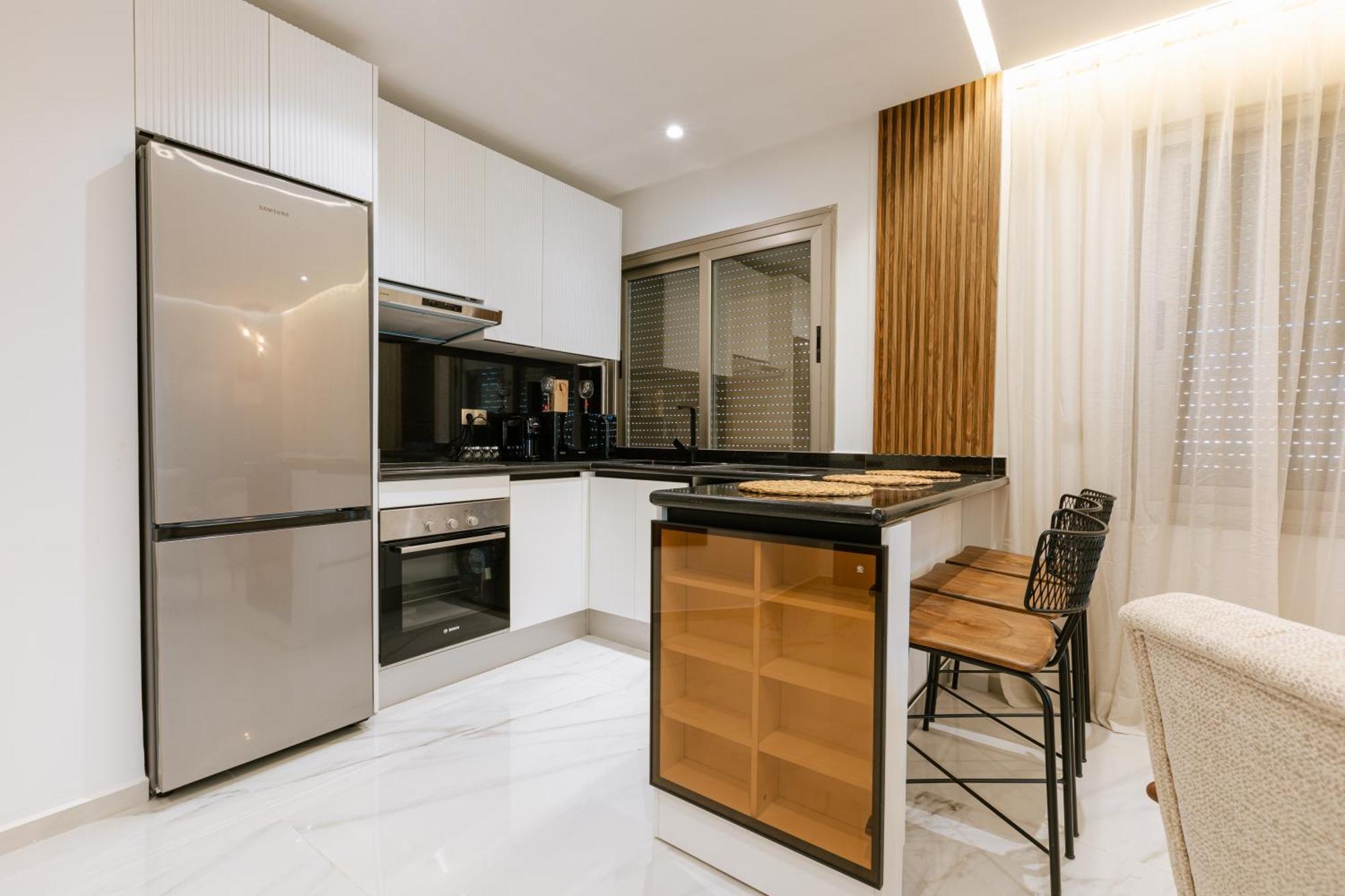 Marina View Residence Luxurious Studio Retreat With Stunning Ocean Views 1 Double Bedroom, 1 Convertible Couch Tánger Exterior foto